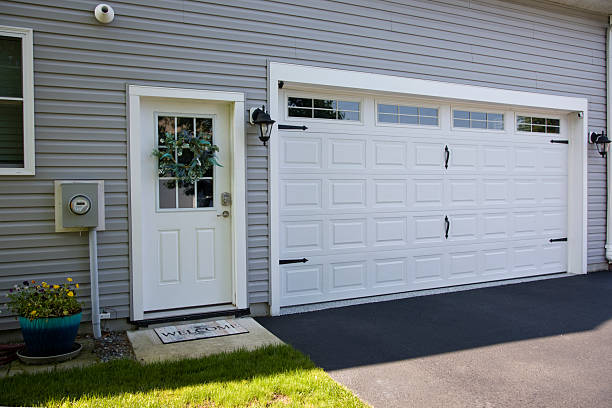 24/7 Emergency Garage Door Panel Replacement experts in Brownsville, LA